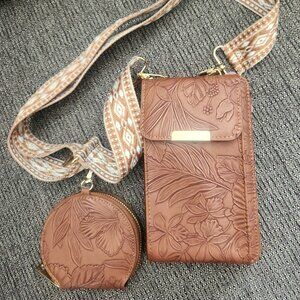 TWO PIECE Wristlet Coin Purse TAN tooled Women's CROSSBODY Western NWT